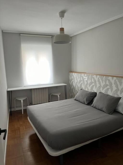 Appartement Piso Acogedor Cerca Del Centro. à Burgo Extérieur photo